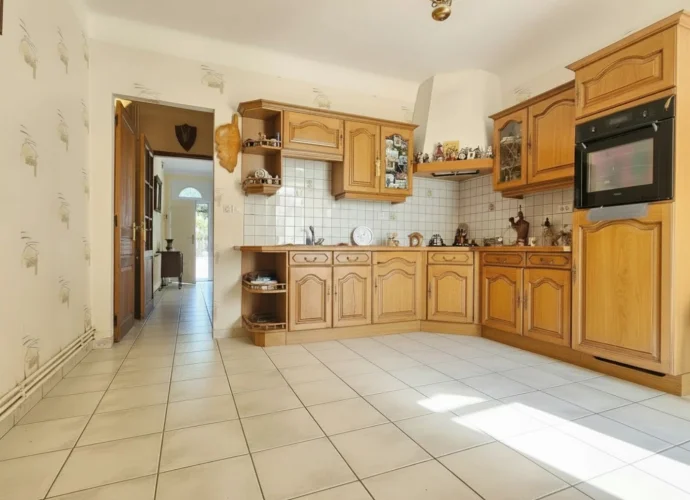Renovated Village House with 2 Garages photo 3