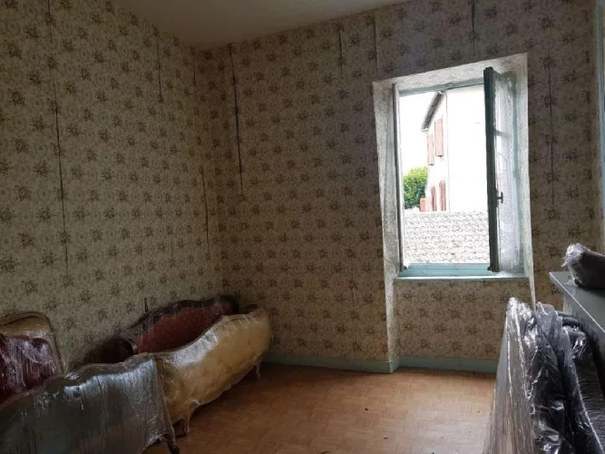 2 Bed House for Sale in Pierre-Buffière photo 5