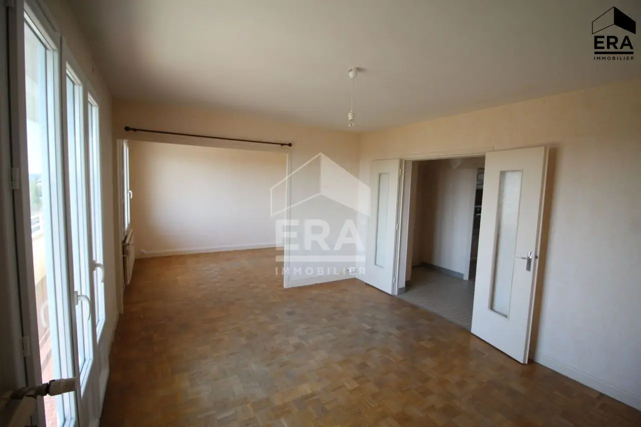 Apartment for sale in Nevers — 2 bedrooms, 70 m² photo 4
