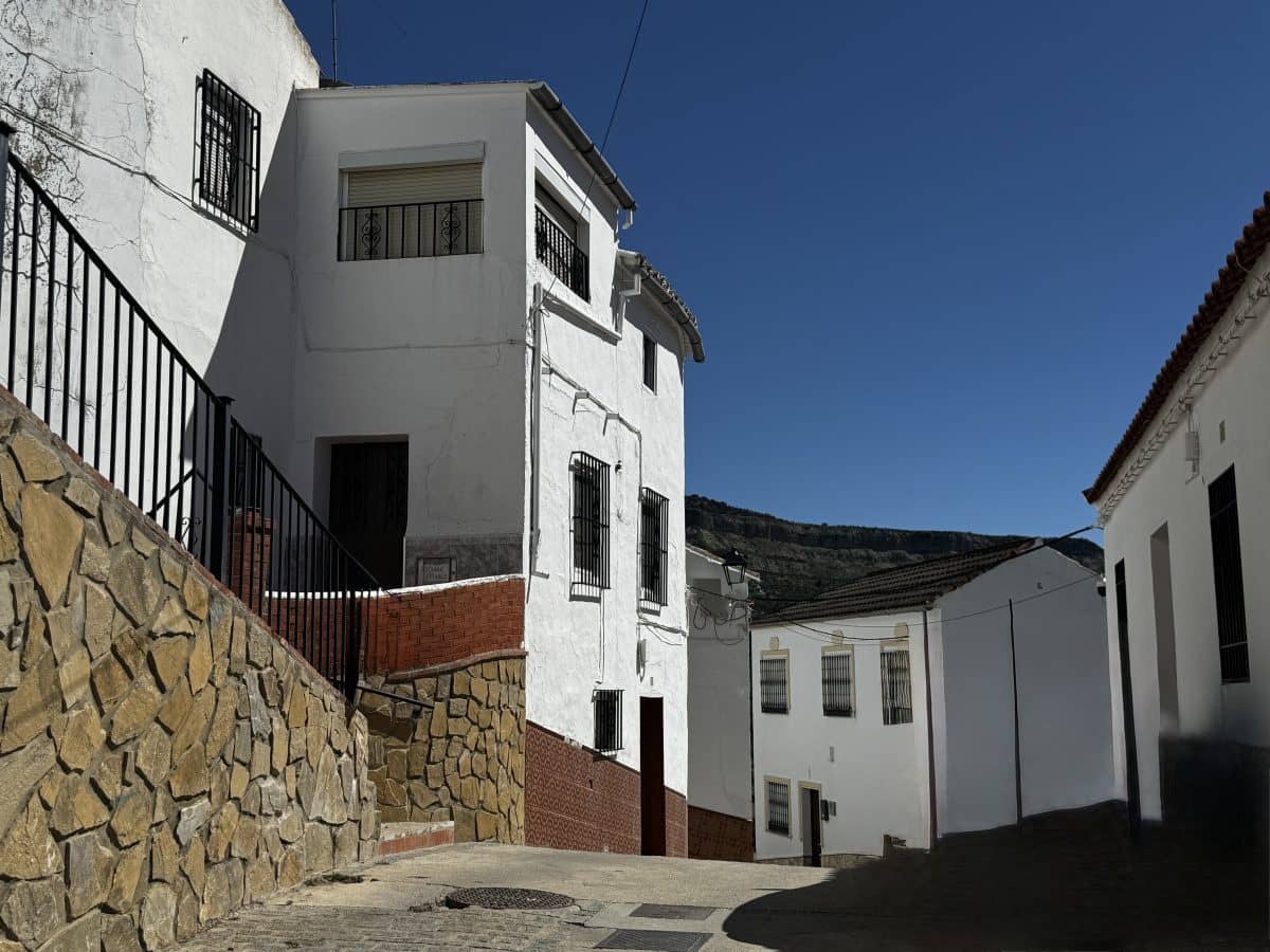 Townhouse for sale in Torre-Alháquime, Cádiz