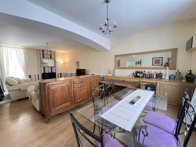 Large Town House in the Centre of Saint Savin photo 5