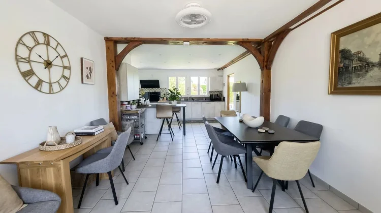 Stunning Detached 4 Bedroom Home, Close to the Centre of Village photo 3