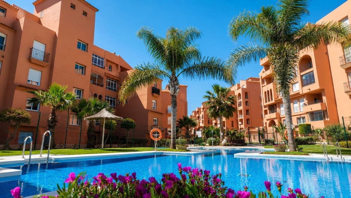 Penthouse for sale in La Duquesa / Puerto de la Duquesa, Manilva, Málaga photo 5