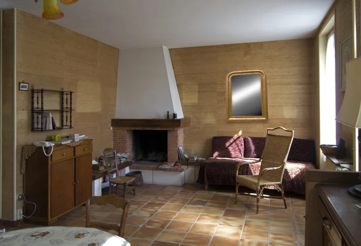 3-Room House with Large Garages on a 1,680 m² Lot with Mature Trees, 500 m from the Train Station, 5 Minutes from the Hi… photo 3