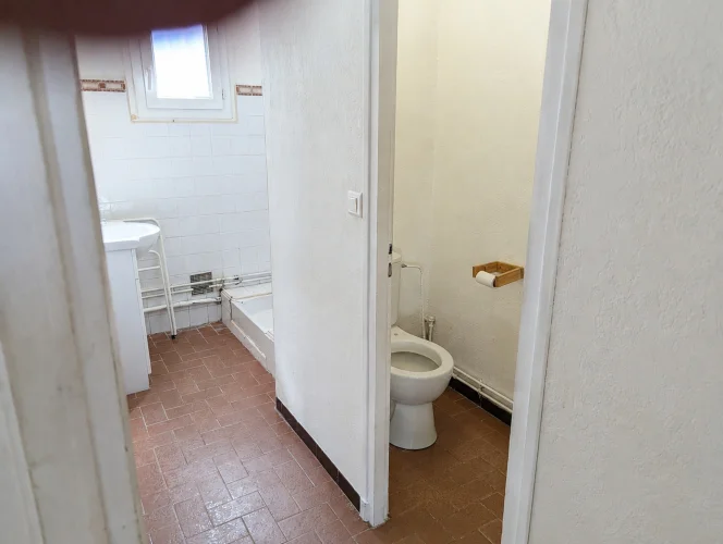 Large Ground-Floor Apartment (P3 Type) Requiring Renovation photo 5