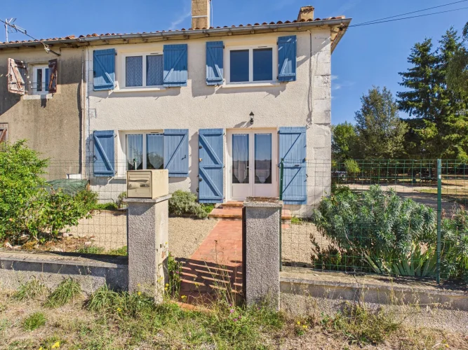 Charming 3-Bedroom Village House in Nanteuil-En-Vallée