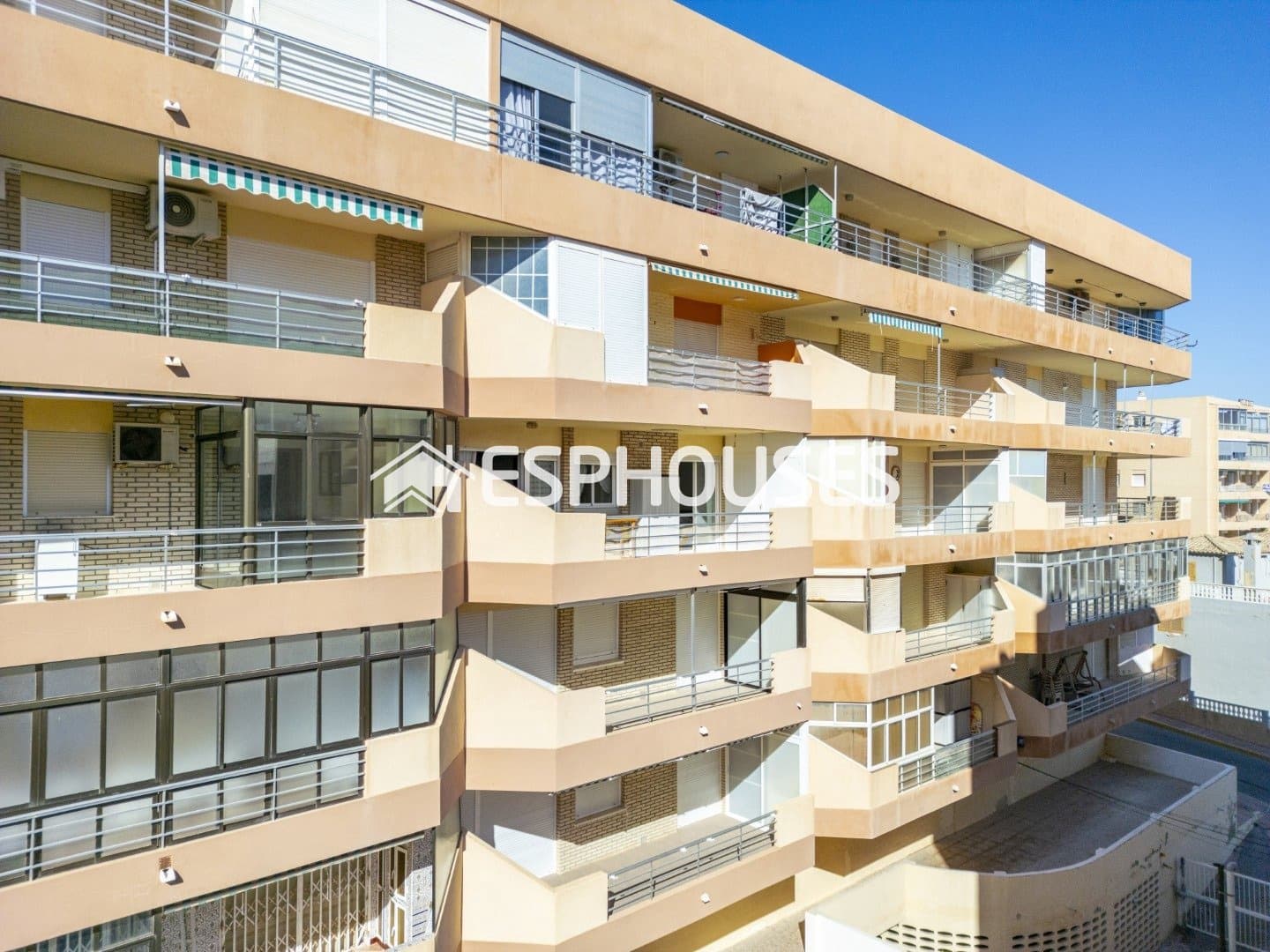 Apartment for sale in Guardamar Playa, Guardamar del Segura, Alicante photo 4
