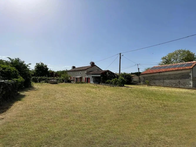 3 Bedroom Detached Farmhouse - Near Popular Town of Civray photo 3
