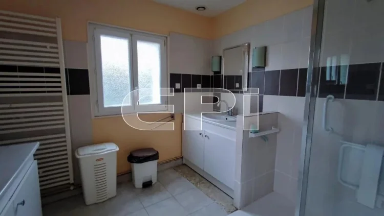 110 m² House in Chalais with Numerous Outbuildings photo 3