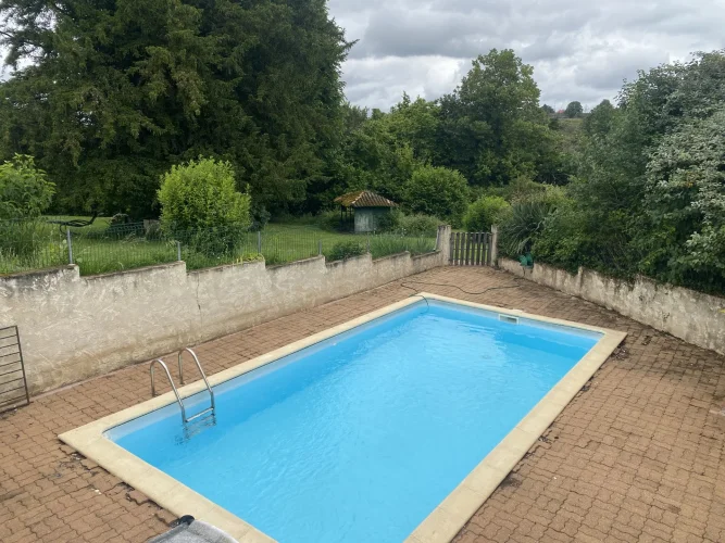3 Bed Converted Barn with Stunning Gardens and Pool photo 5