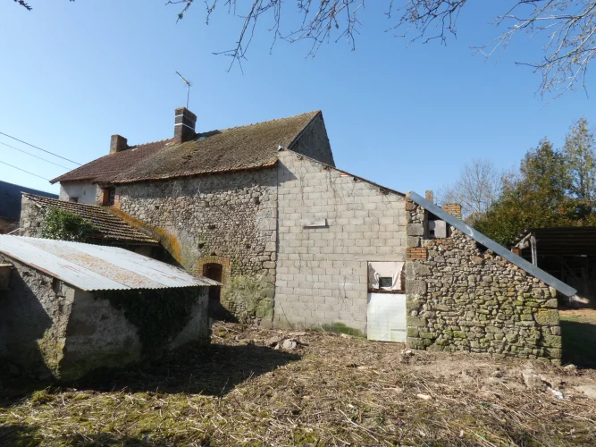 Two Houses for Renovation with Attached Barns and Outbuildings photo 3