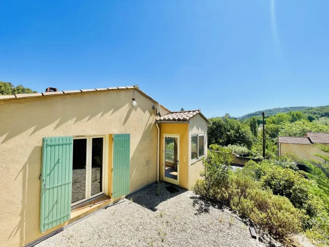 New in Vaison-la-Romaine photo 2