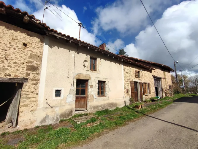 Lovely Cottage with Room to Expand and Barn