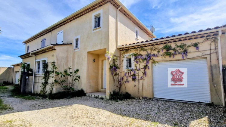 4-Bedroom Villa, 30130 Pont-Saint-Esprit photo 2