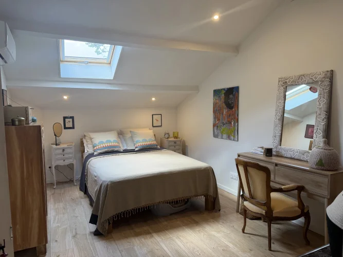 Charming Country Cottage in Sought-after Village photo 4