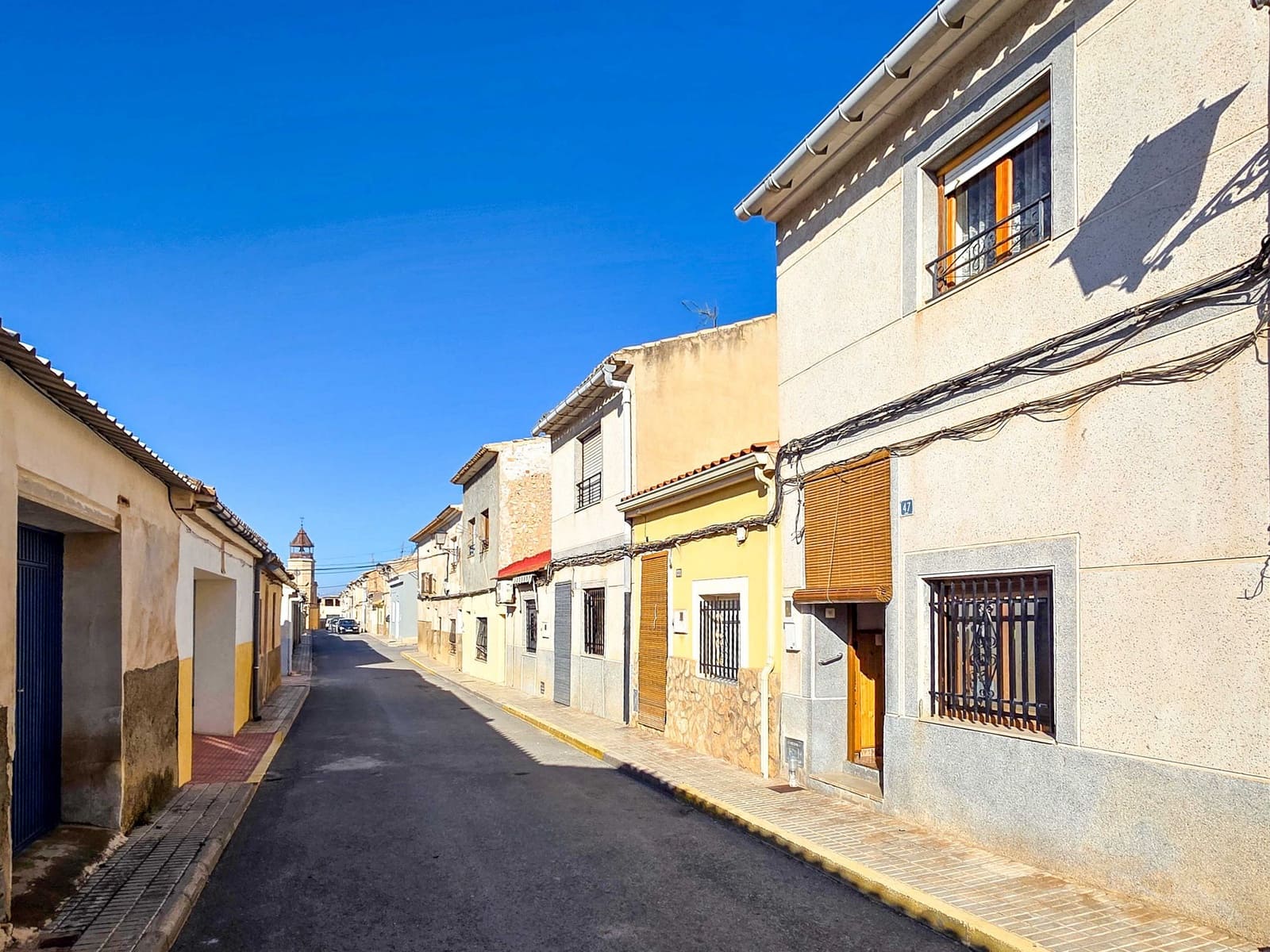Townhouse for sale in Pinoso, Alicante photo 2