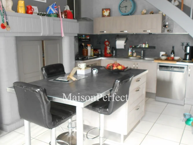 Highly Maintained 3 Bedroom Village House. Modern Kitchen Fitments in this Comfortable Home. Attached Private Garden, Pa… photo 3