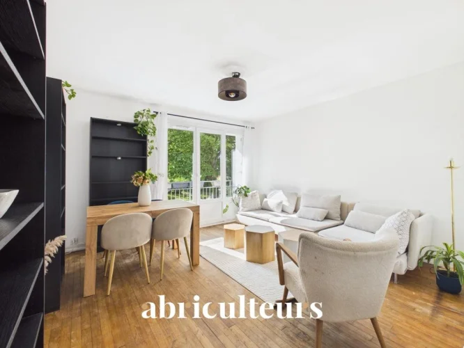 Two-Bedroom Apartment - Unobstructed View - Epc C - Balcony and Basement Storage - Near Chézine Vall