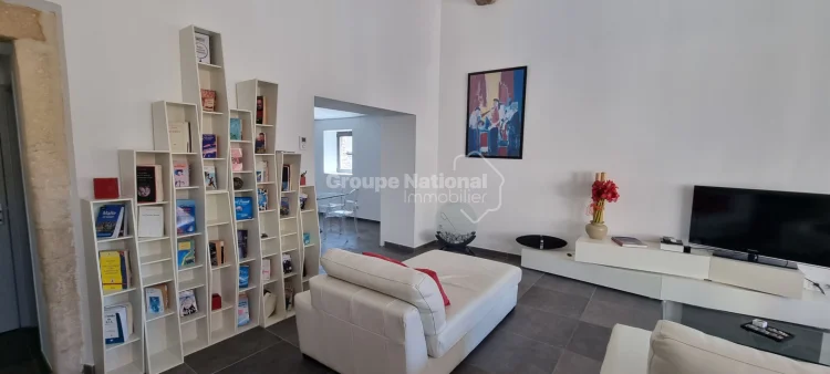 Characterful House 112m², Terrace and Garage photo 3