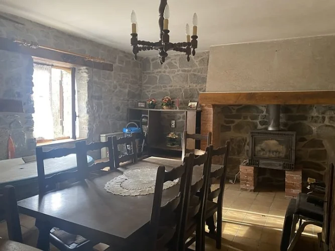 Detached Stone and Tiled Property(South Facing;151 sqm), Situated in a Rural Spot in a Peaceful photo 2