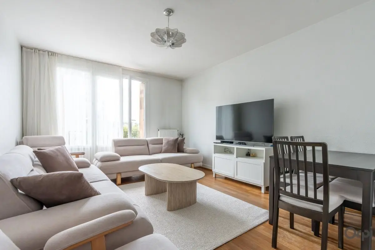 Apartment for sale in Champigny-sur-Marne — 2 bedrooms, 71 m²