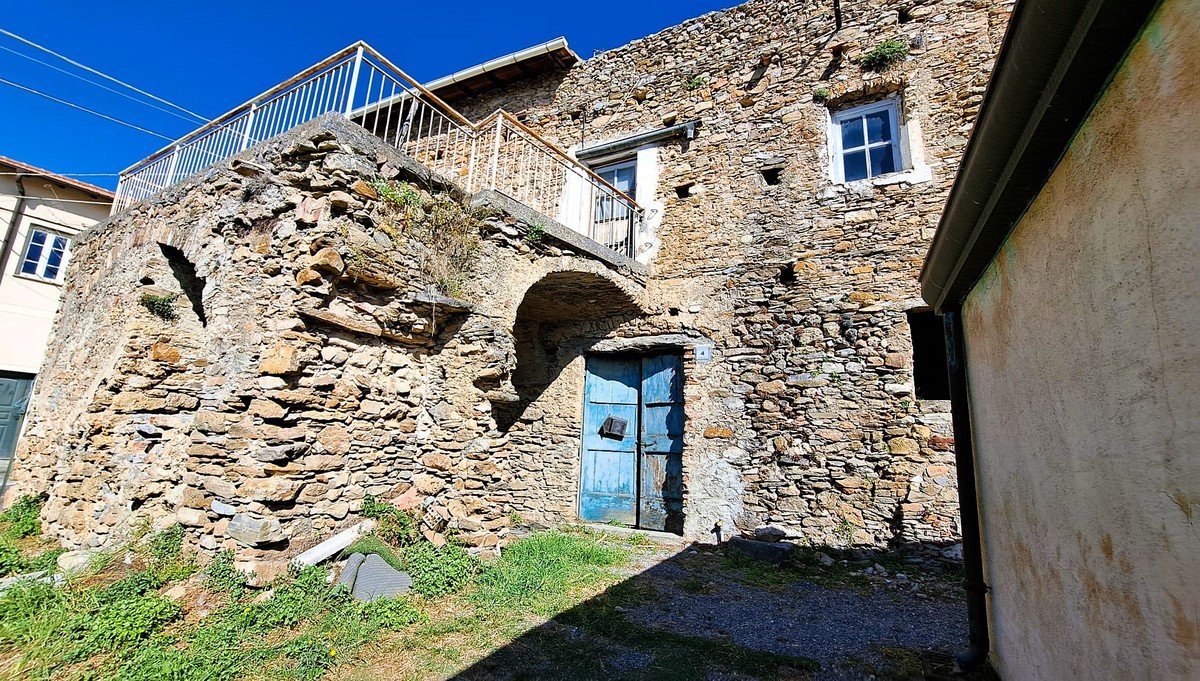 4 bedrooms historic house, 215 m² Cisano sul Neva, Savona (province) photo 3