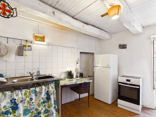 Charming Village Property with Riverside Location photo 4