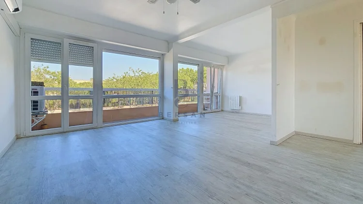 Fréjus - Bright 3-Room Apartment - Secured Residence - Close to Amenities photo 3