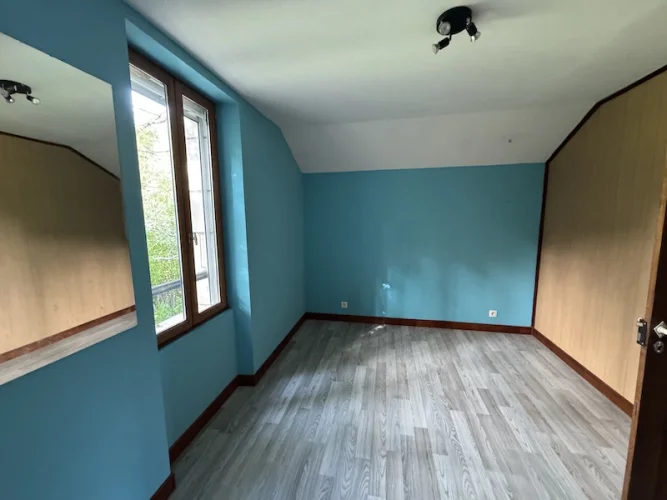 Pretty house with a small price photo 5