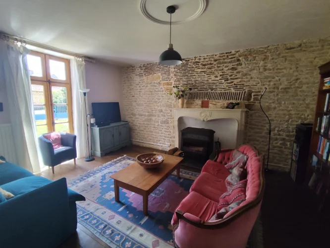 Pretty 3 Bedroom Cottage with Large Garden and Barn Close to Civray photo 3
