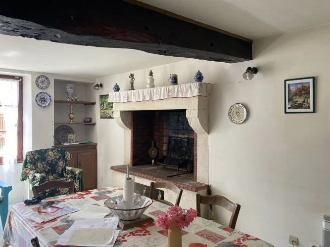 La Rochefoucauld Area Pretty Country House with 2 Barns and Garden photo 4
