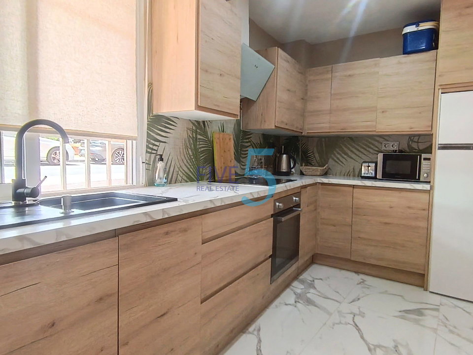 5 Real Estate photo 3