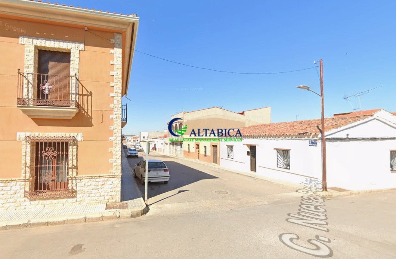 Villa for sale in Arroyo de San Serván, Badajoz photo 2