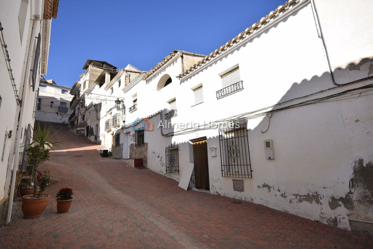 Townhouse for sale in Albanchez, Almería photo 3