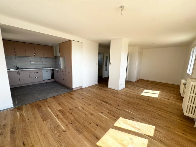 House of 100m² with 1449m² Land photo 3
