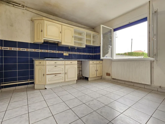 Town House with Garden and Garage photo 4