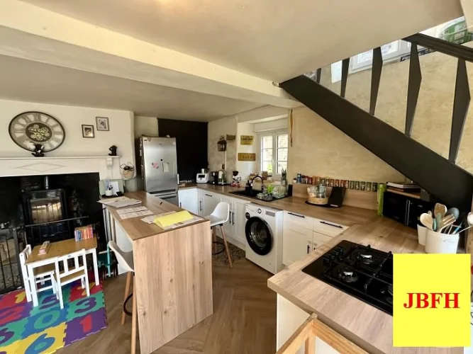 Semi-Detached Stone and Slate Property(75 sqm), Situated in a Town, Walking Distance to the Shops, photo 5