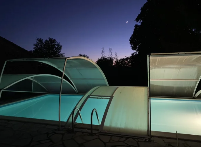 Pretty Cottage-Style Home with Private Pool photo 3