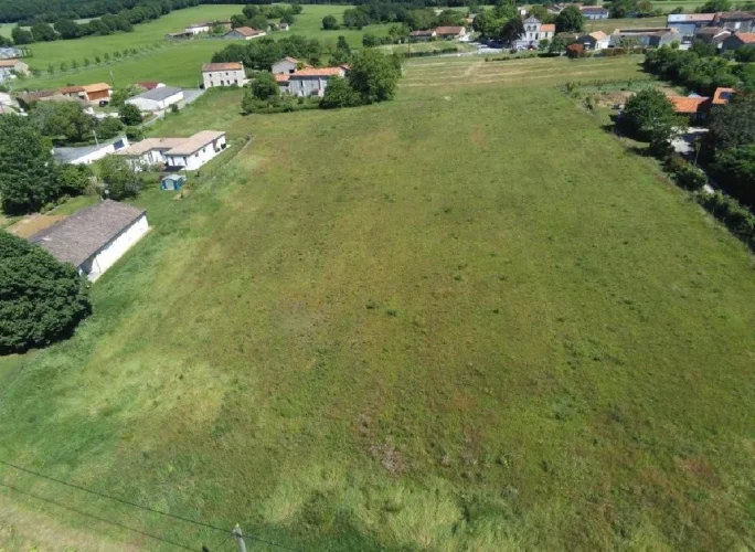 3 Bed House for Sale in Villefagnan photo 3