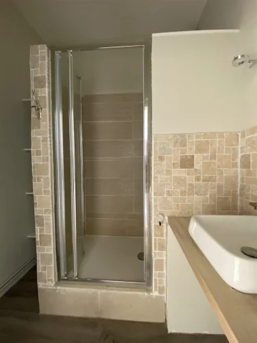 Angouleme South Plateau, Quiet Street for this Beautiful and Bright F4 Apartment. photo 4