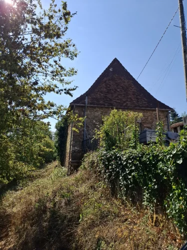 Stone House to Finish with Garden photo 2