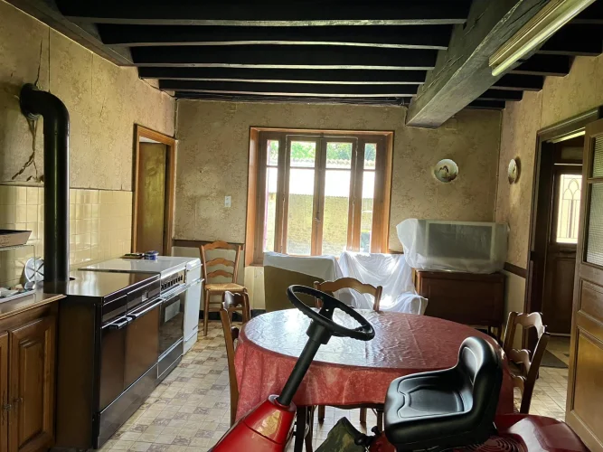 Auv 1170: Longère in a Hamlet on 1200 m², Quiet, to Renovate photo 5