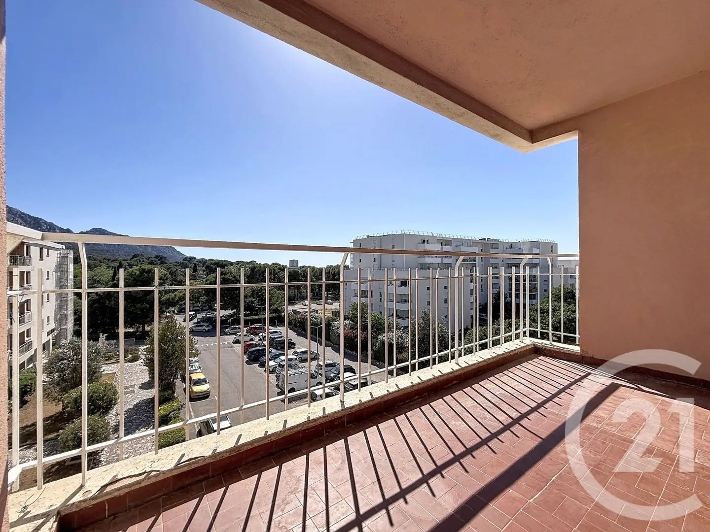 Apartment for sale in Marseille 8eme — 2 bedrooms, 80 m² photo 4