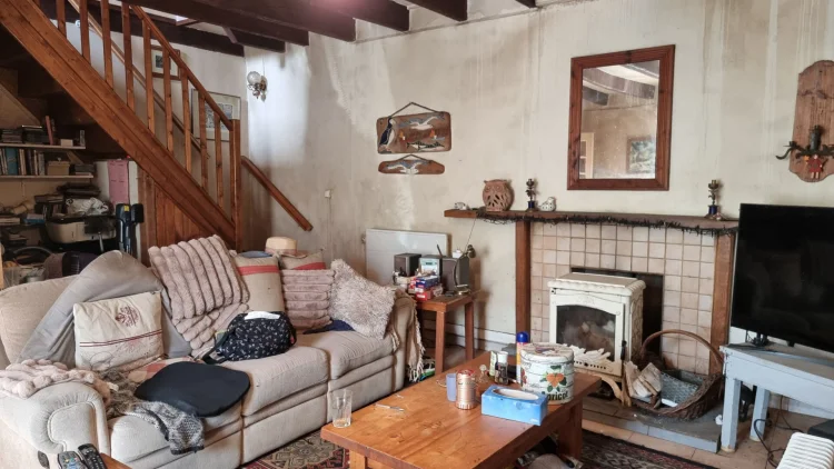 Cotes D'armor, Near Bon Repos, Charming 2-Bed Semi-Detached Home, Great Potential photo 3