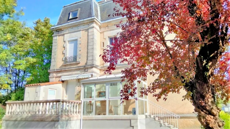 Elegant 5 Bedrooms Maison De Maître with Separate Guest Cottage & Pool, Nr Angoulême photo 4