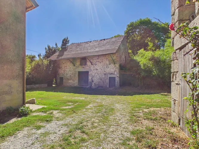 On the Outskirts of Guéret Charming Stone House with a Secluded Garden photo 5