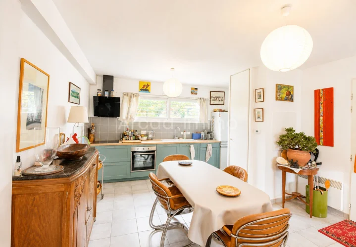 A Lovely 3-Bedroom House with a Garden in Eymet photo 2