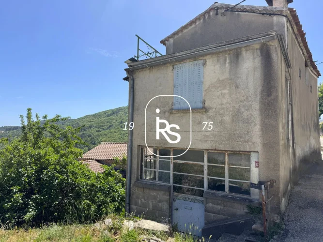 Village House to Renovate with Land, Garage and Workshop photo 2