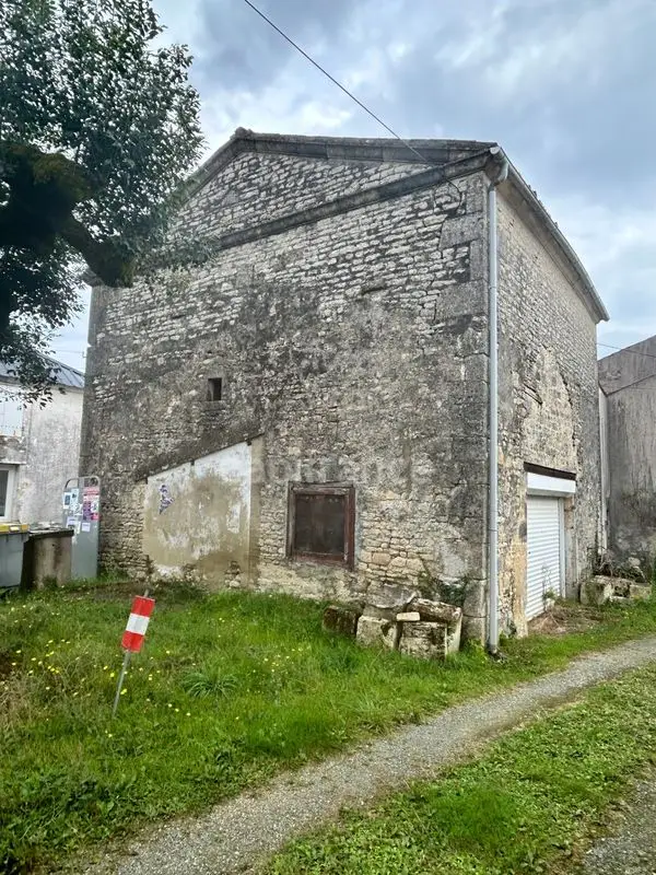 House for sale in Aumagne — 1 bedroom, 54 m²