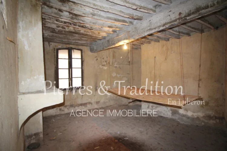 In the Heart of the Luberon, Beautiful Town House with Character photo 3